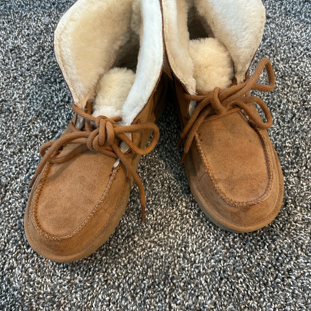 UGG Diara 1113090 Sheepskin Chestnut Suede Shearling Boots Women’s 6
